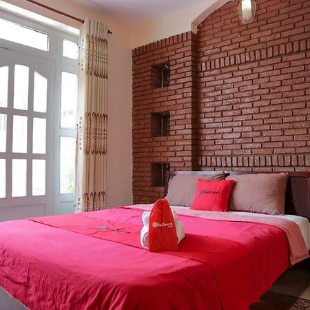Отель Reddoorz Near Khu Che Xuat Tan Thuan 2 Хошимин Экстерьер фото
