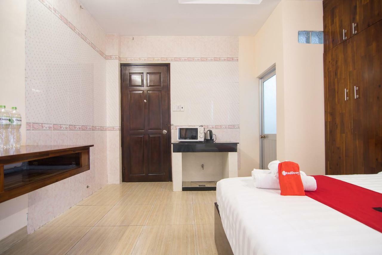 Отель Reddoorz Near Khu Che Xuat Tan Thuan 2 Хошимин Экстерьер фото