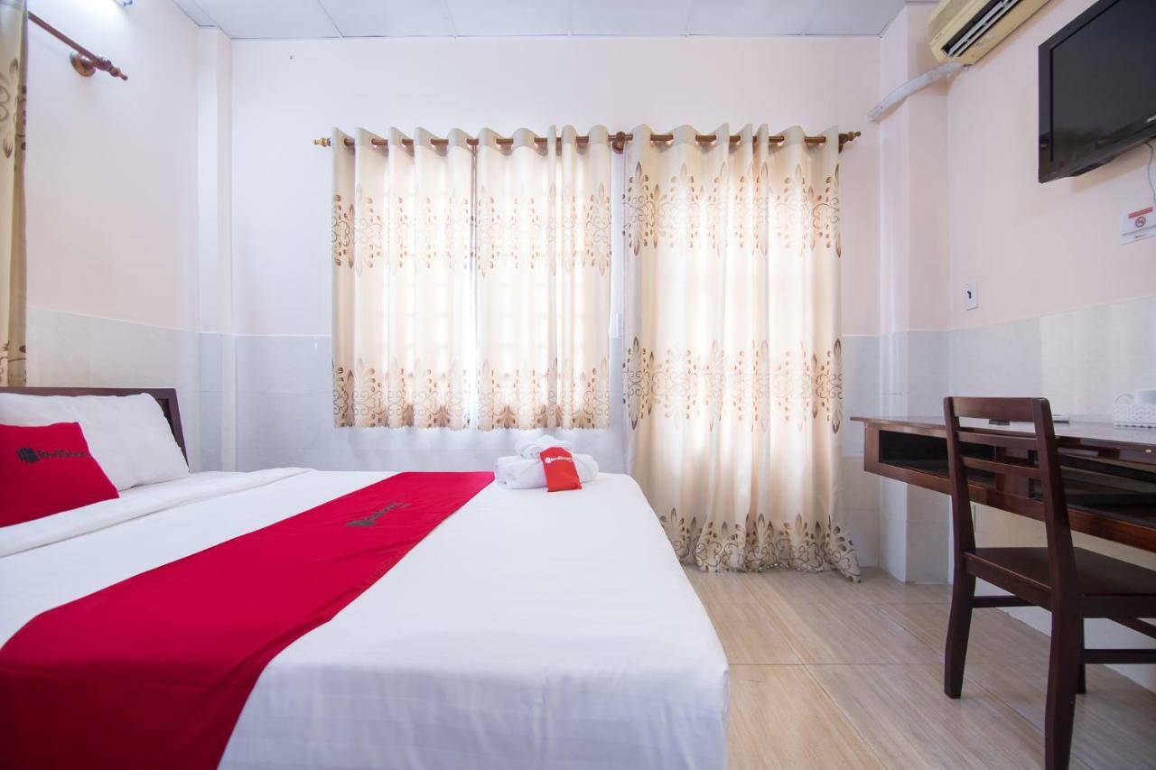 Отель Reddoorz Near Khu Che Xuat Tan Thuan 2 Хошимин Экстерьер фото