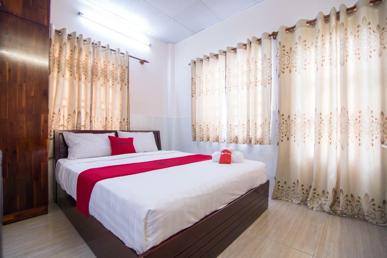 Отель Reddoorz Near Khu Che Xuat Tan Thuan 2 Хошимин Экстерьер фото