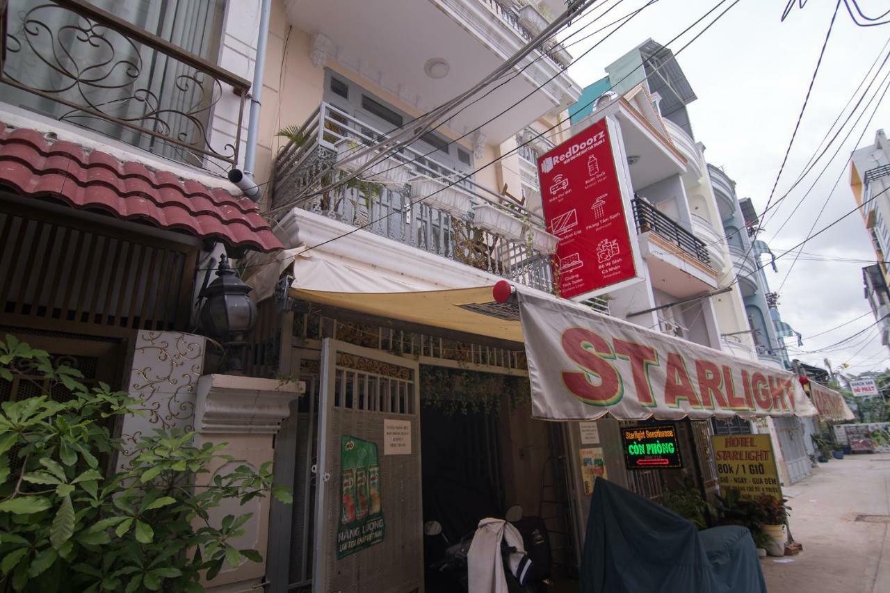 Отель Reddoorz Near Khu Che Xuat Tan Thuan 2 Хошимин Экстерьер фото