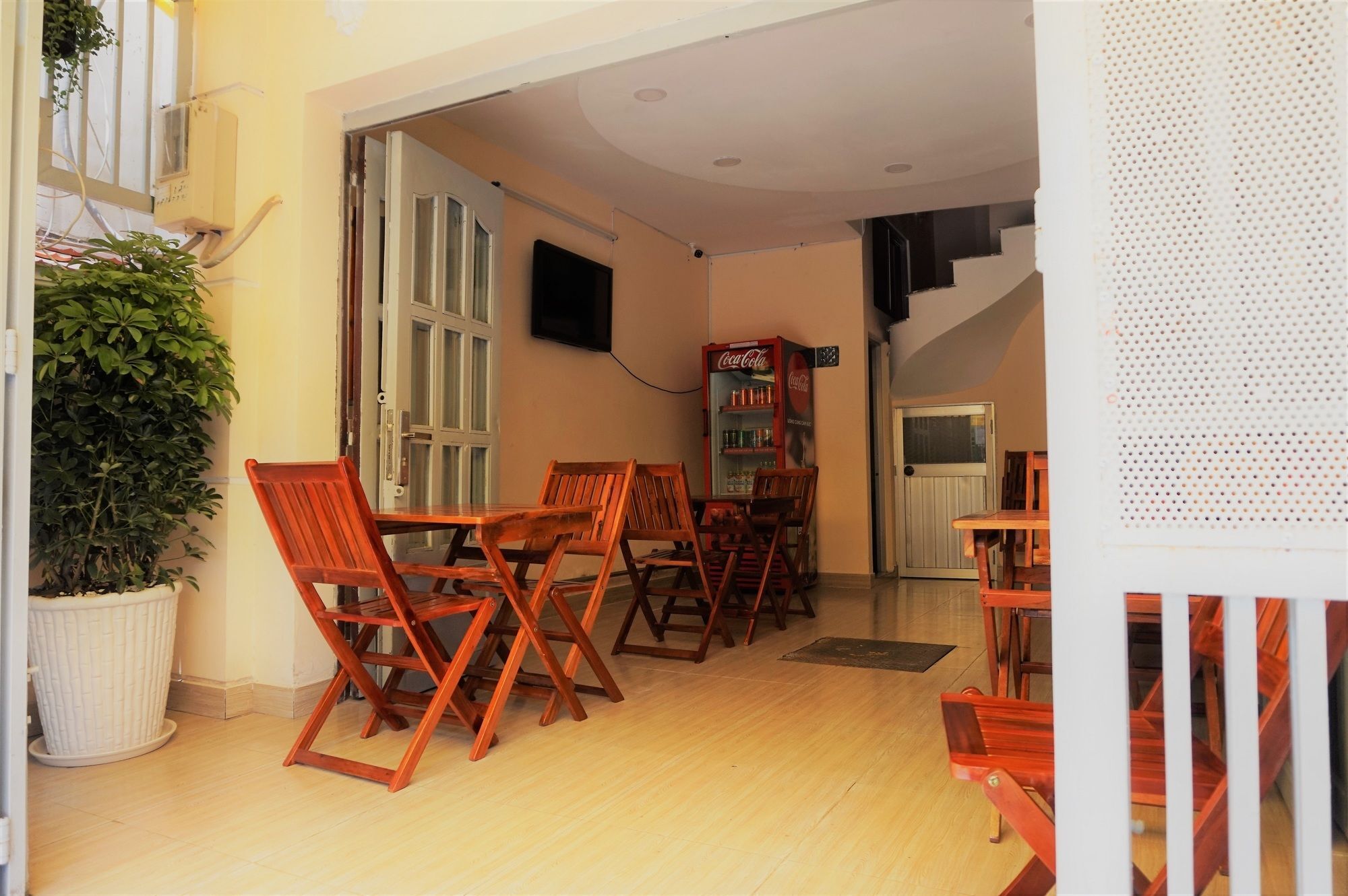 Отель Reddoorz Near Khu Che Xuat Tan Thuan 2 Хошимин Экстерьер фото