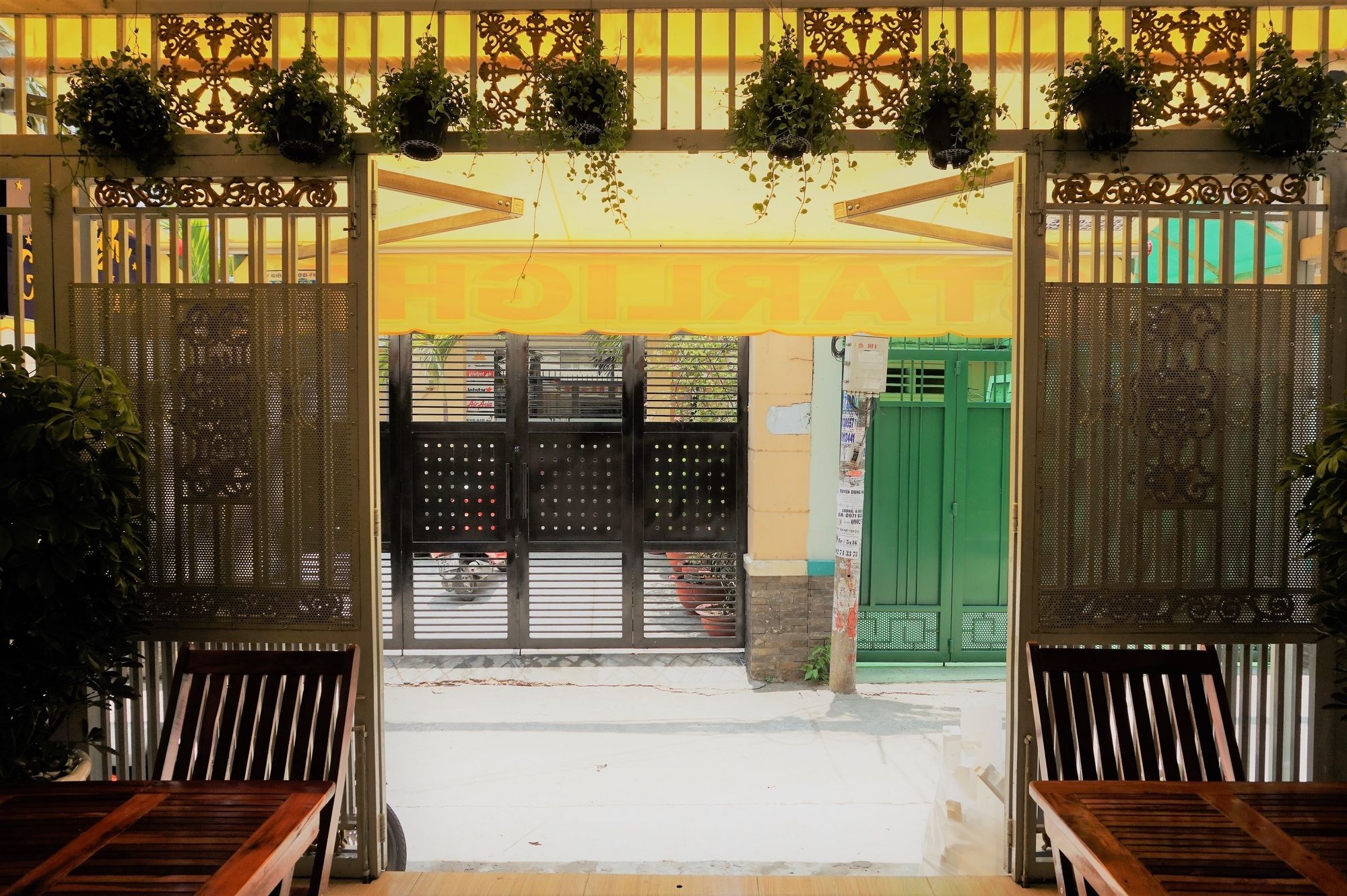 Отель Reddoorz Near Khu Che Xuat Tan Thuan 2 Хошимин Экстерьер фото