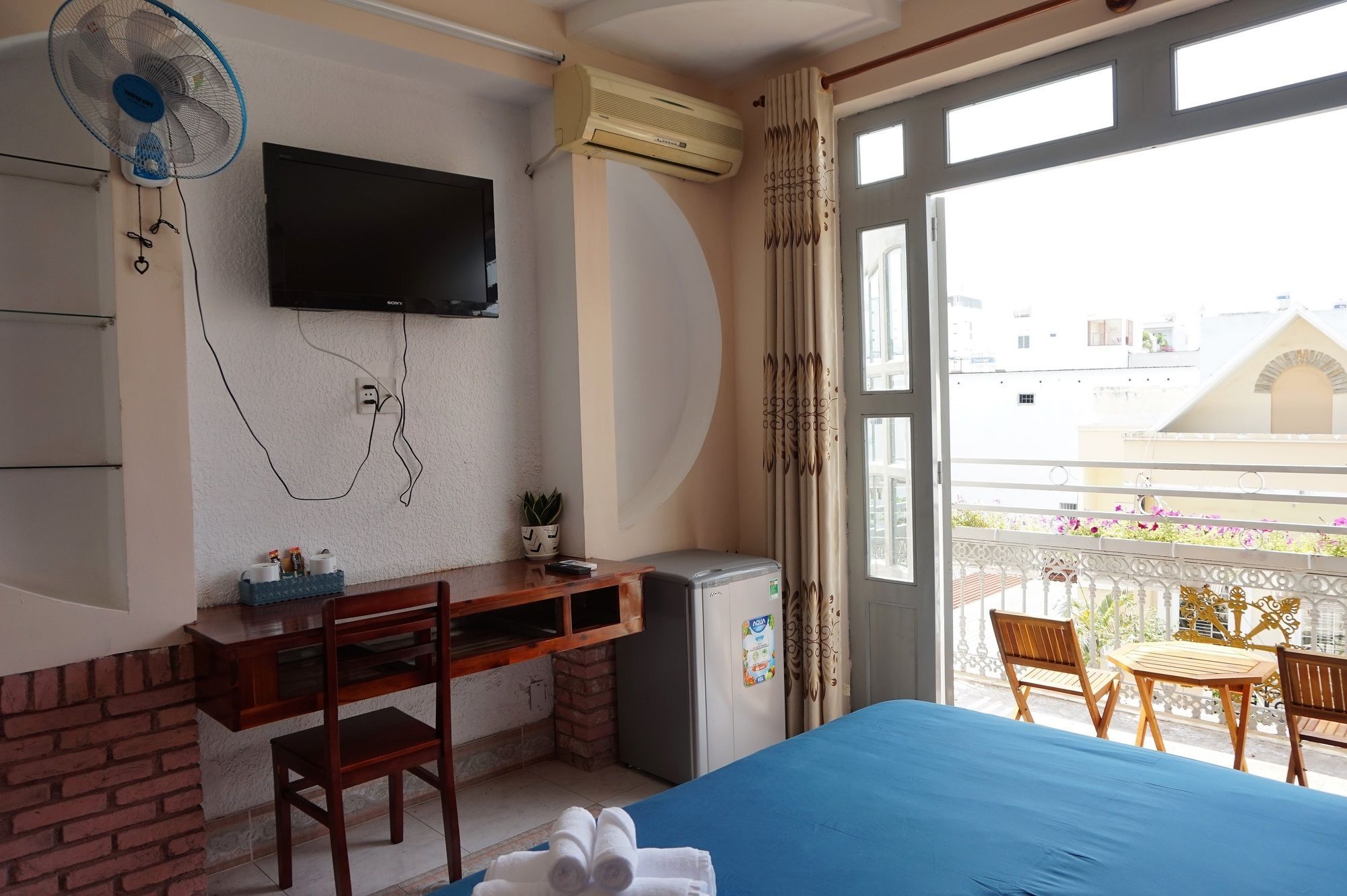Отель Reddoorz Near Khu Che Xuat Tan Thuan 2 Хошимин Экстерьер фото
