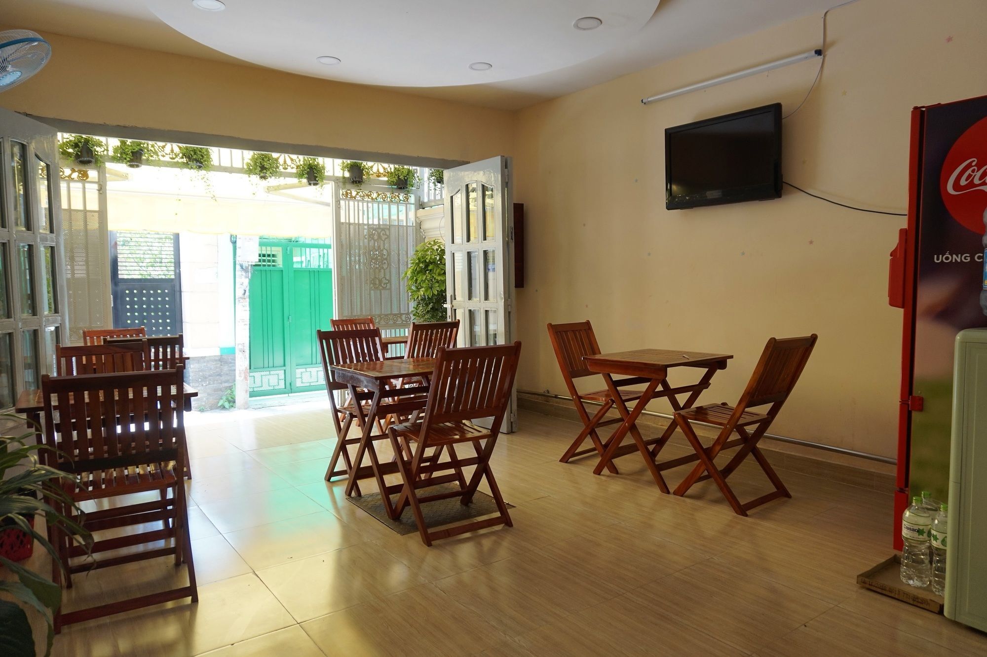Отель Reddoorz Near Khu Che Xuat Tan Thuan 2 Хошимин Экстерьер фото