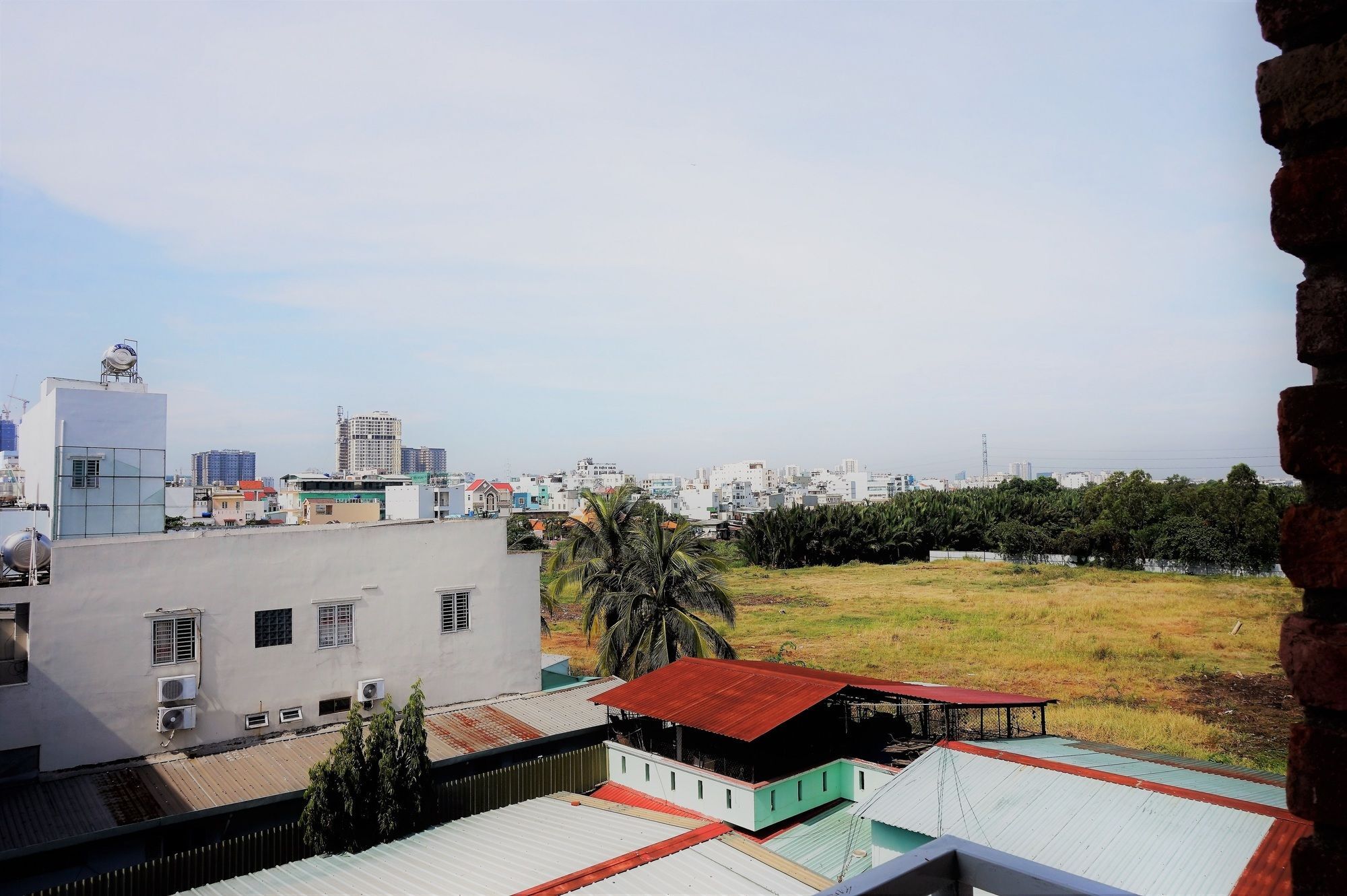 Отель Reddoorz Near Khu Che Xuat Tan Thuan 2 Хошимин Экстерьер фото