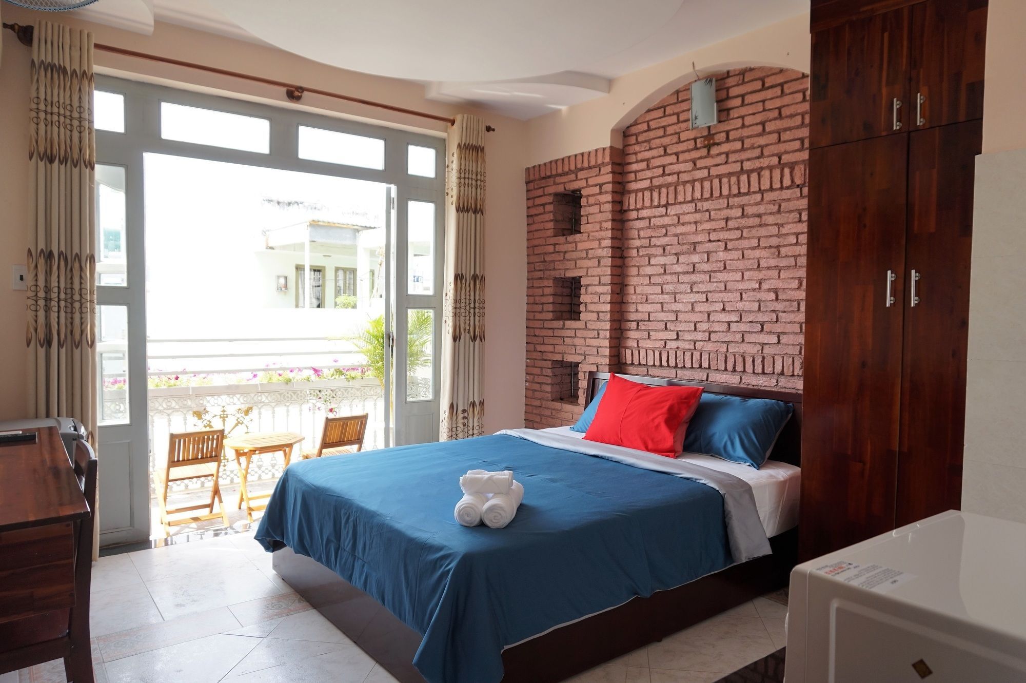 Отель Reddoorz Near Khu Che Xuat Tan Thuan 2 Хошимин Экстерьер фото